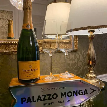 Palazzo Monga Boutique Guesthouse Verona Exterior photo