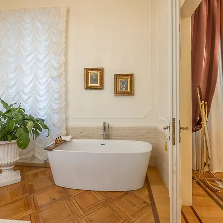 Palazzo Monga Boutique Guesthouse Verona Exterior photo