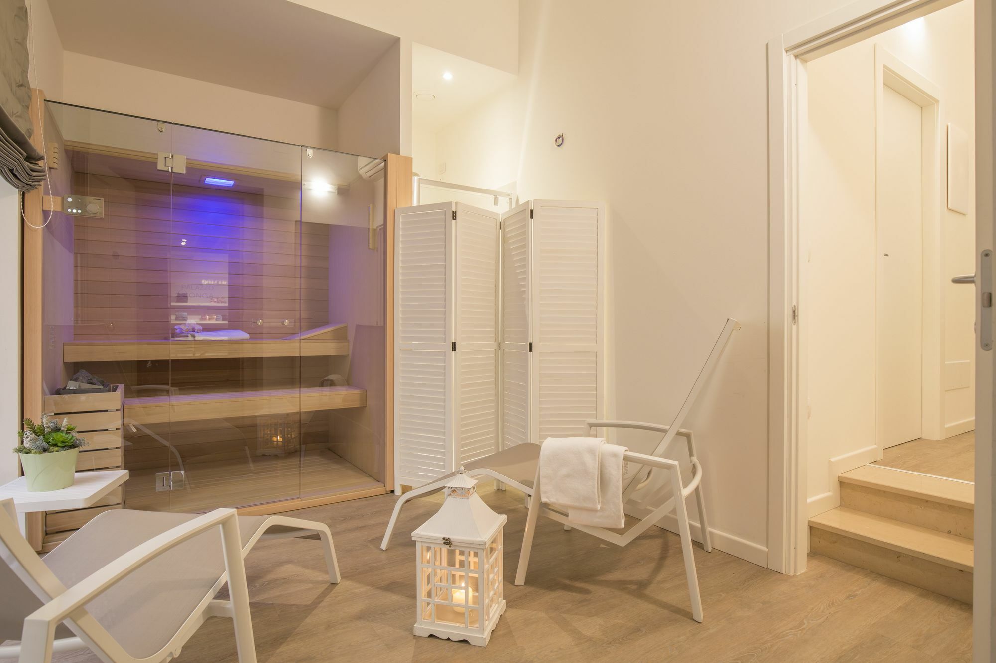 Palazzo Monga Boutique Pensión 4*